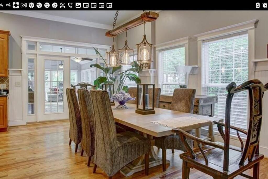 Sleeps16, Spacious Home, Close To Downtown, Beltline, And Walk To Restaurants, 75" Tv, 2 Person Jacuzzi, Ping Pong أتلانتا المظهر الخارجي الصورة